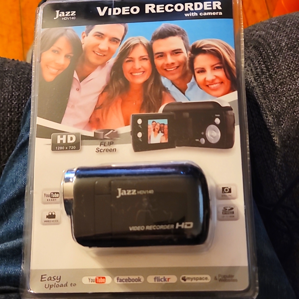 Small video recorder with camera
